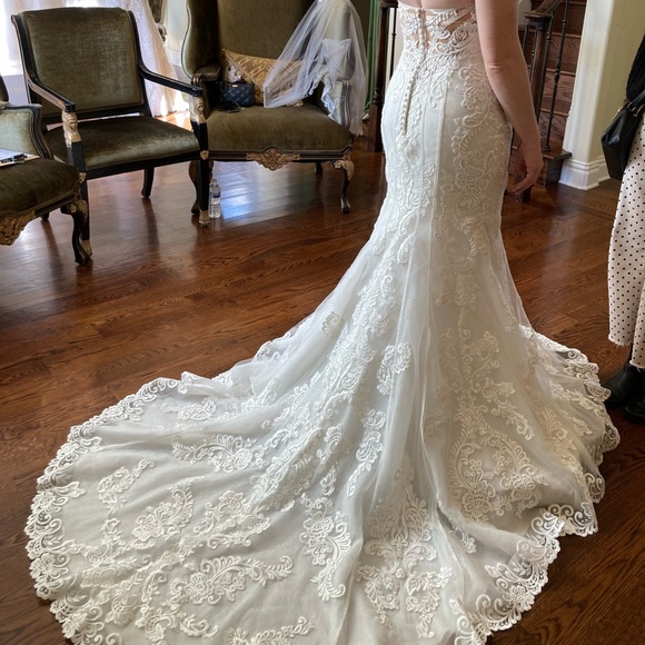 Maggie Sottero wedding dress model # 20MS683 . - Picture 8 of 8